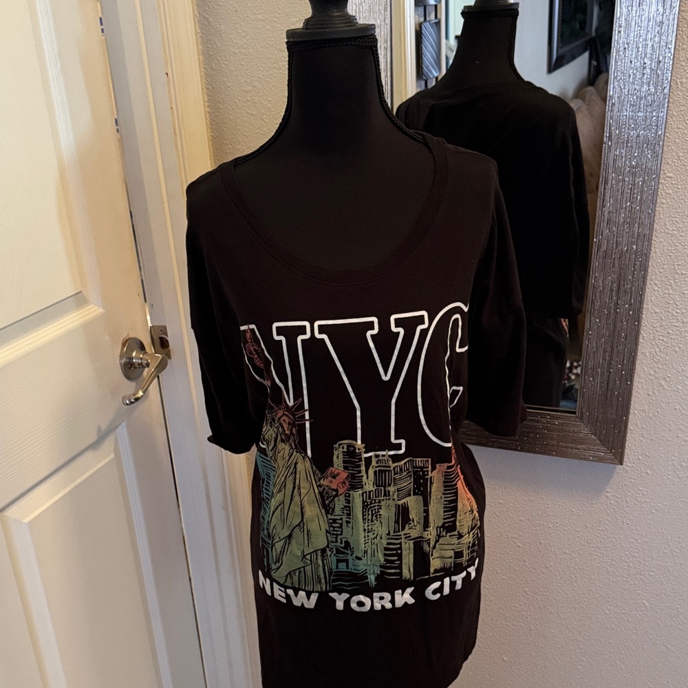 Time and Tru Black New York City Graphic Tee